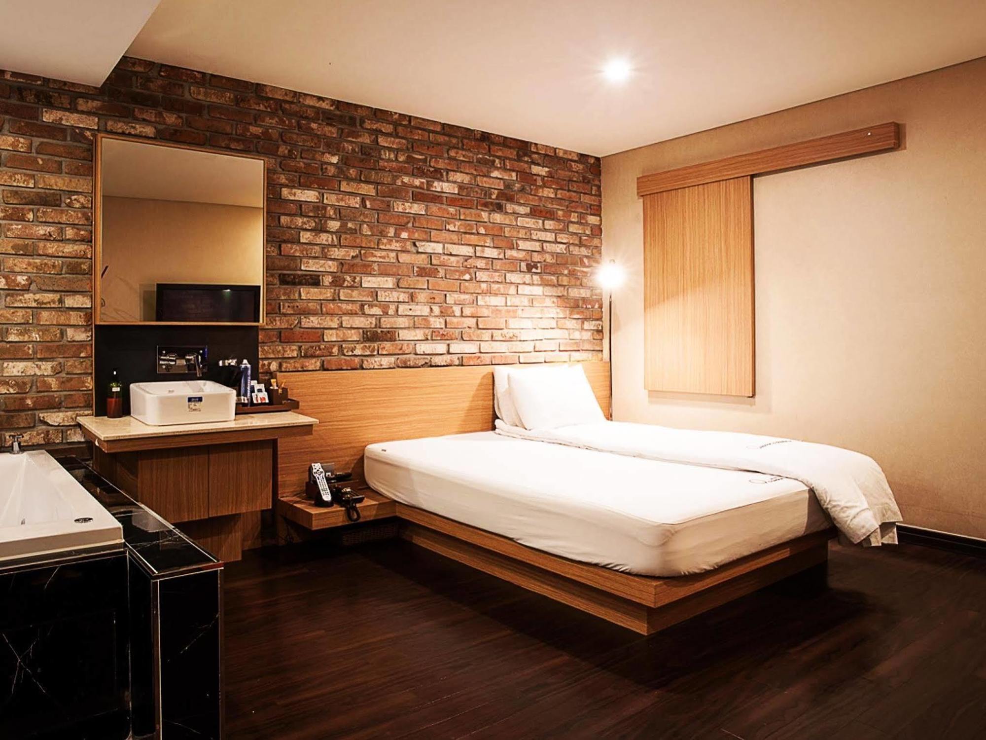 Comma Hotel Busan Exterior foto