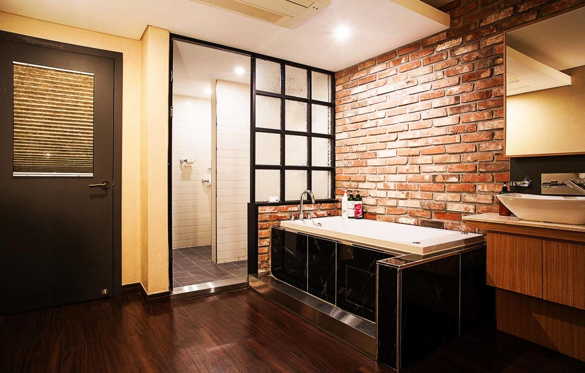 Comma Hotel Busan Exterior foto