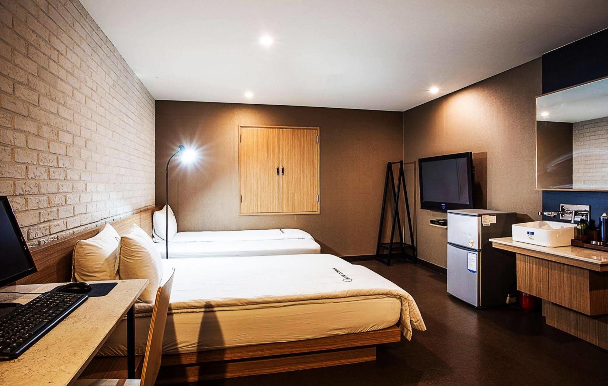 Comma Hotel Busan Exterior foto
